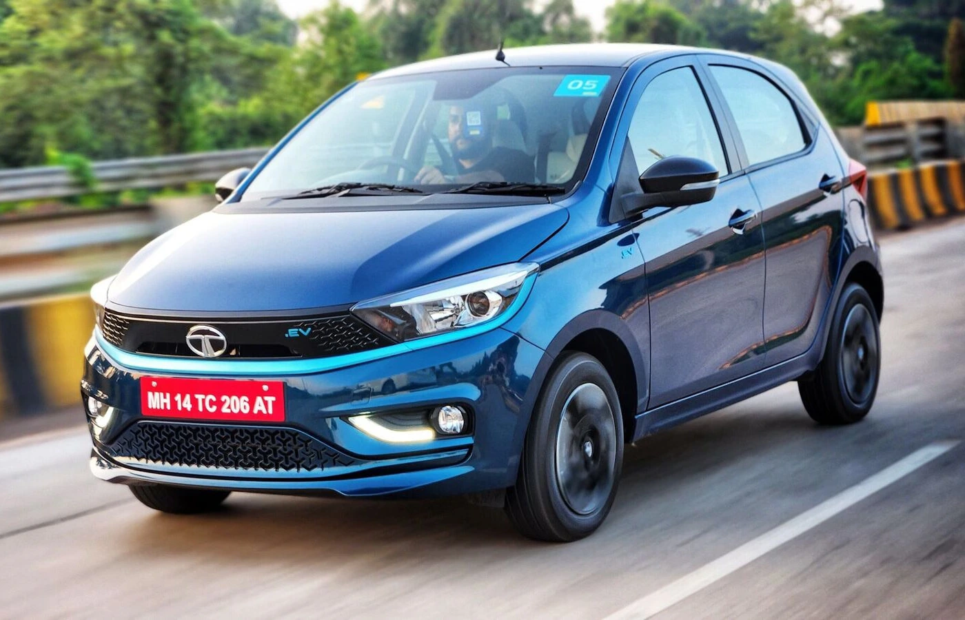 Tata Tiago EV Pros & Cons Explained Featured Image